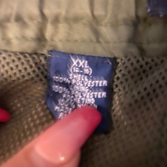 Gap shorts in new condition... - Picture 4 of 4